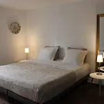 El Nispero Dulce 4*