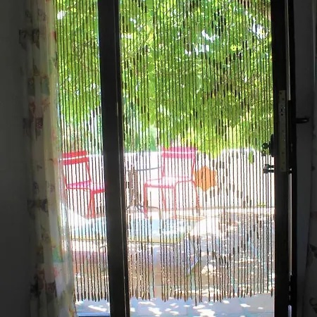 לינה וארוחת בוקר El Nispero Dulce Alcaucín