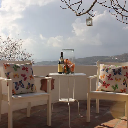 לינה וארוחת בוקר El Nispero Dulce