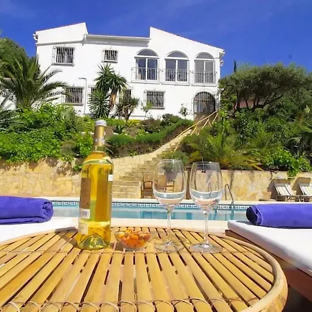 El Nispero Dulce לינה וארוחת בוקר Alcaucín