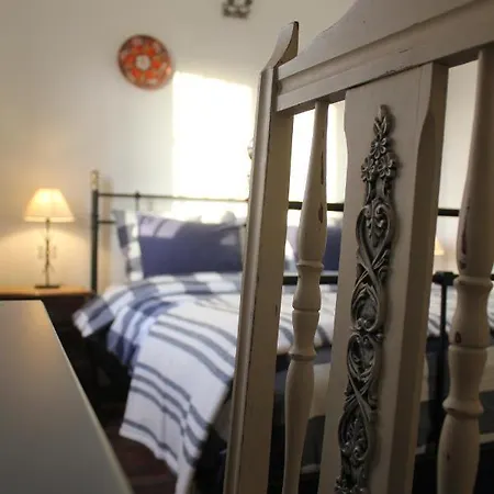 לינה וארוחת בוקר El Nispero Dulce 4*